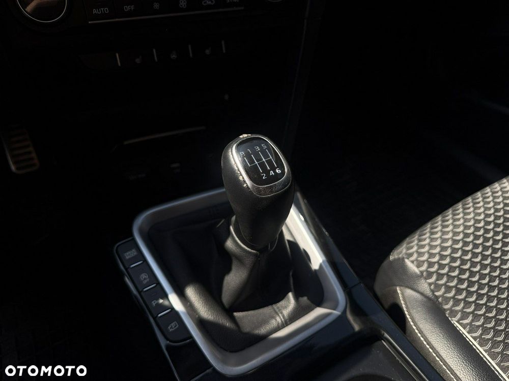 Kia Ceed 1.6 CRDi mHEV Business Line - 12
