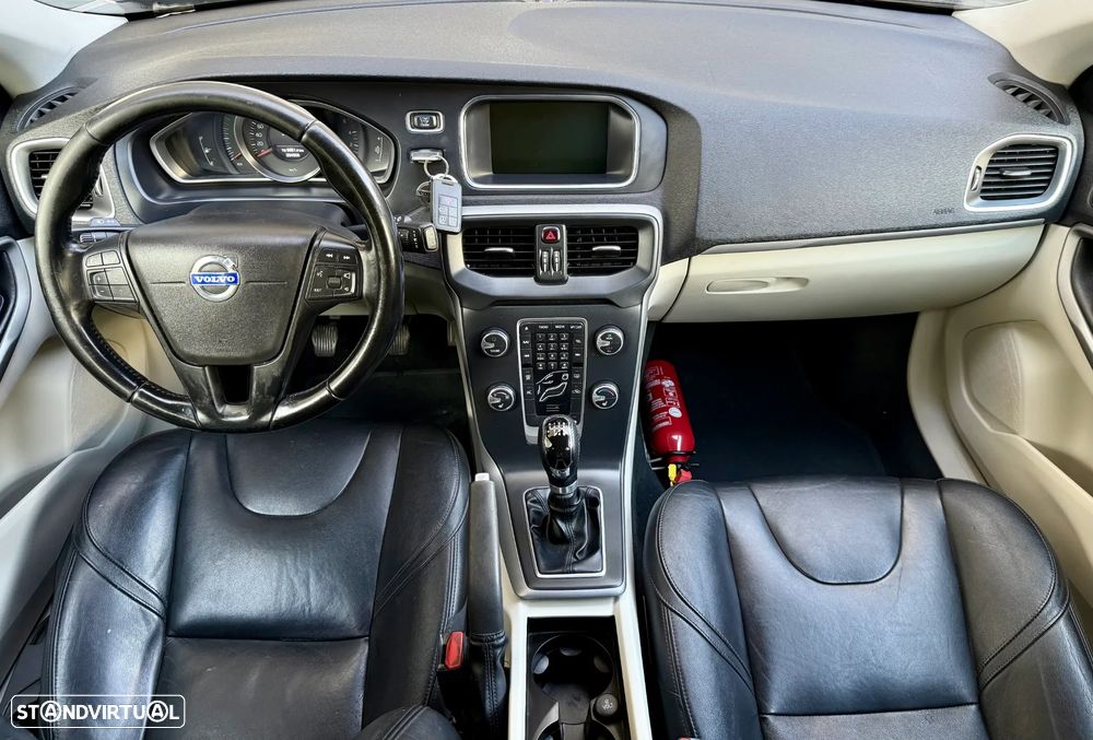 Volvo V40 1.6 D2 Momentum Eco - 11