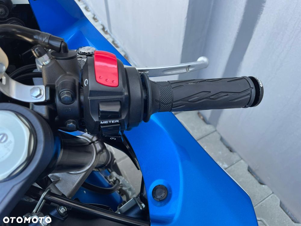 Suzuki GSX-R - 12