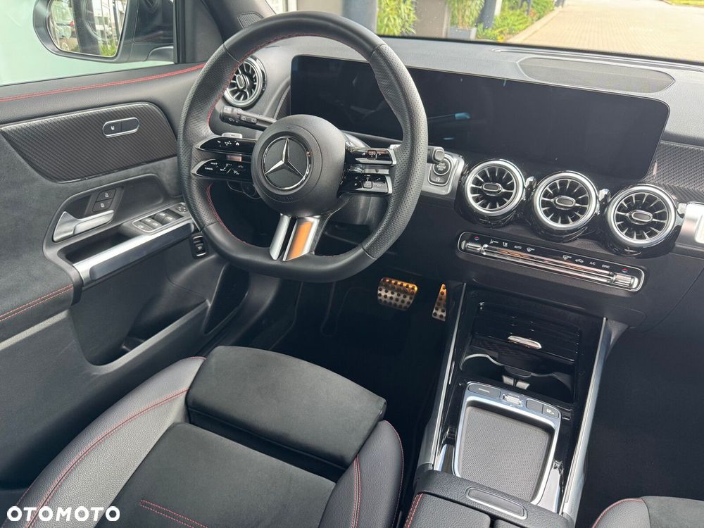 Mercedes-Benz GLB - 18