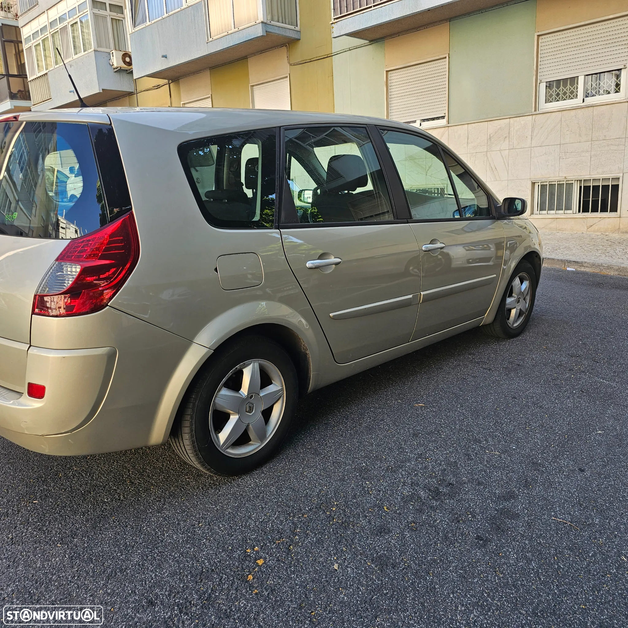 Renault Grand Scénic 1.5 dCi Luxe 7L - 6