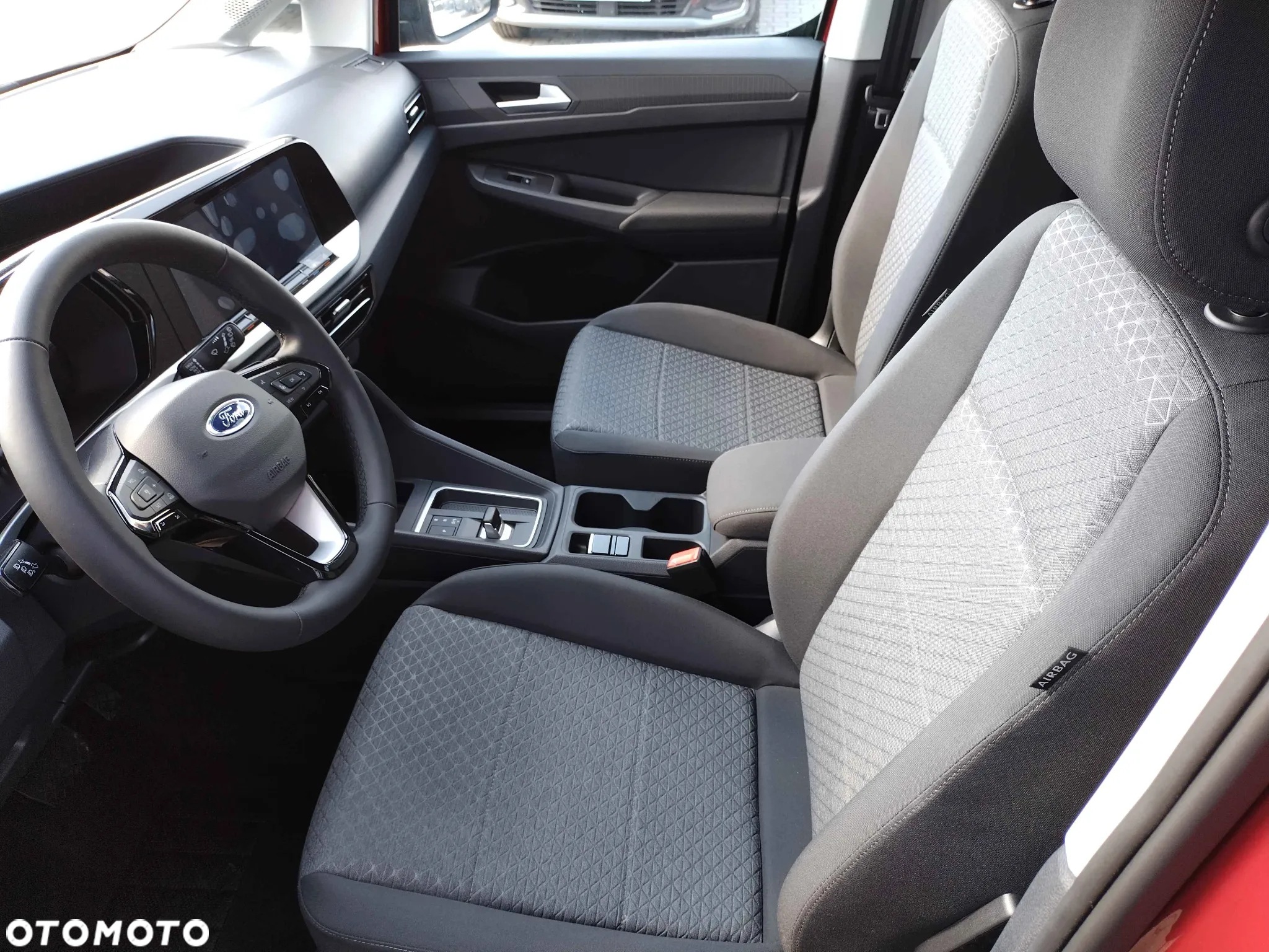 Ford Tourneo Connect Grand - 5