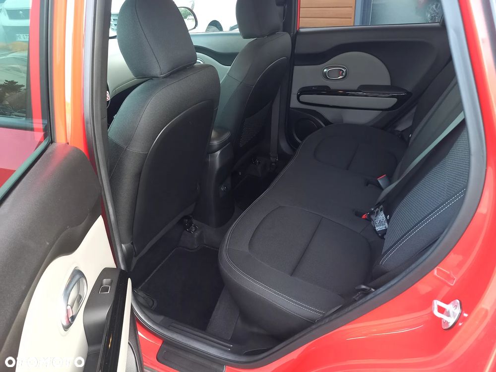 Kia Soul 1.6 CRDI Dream Team Edition - 17
