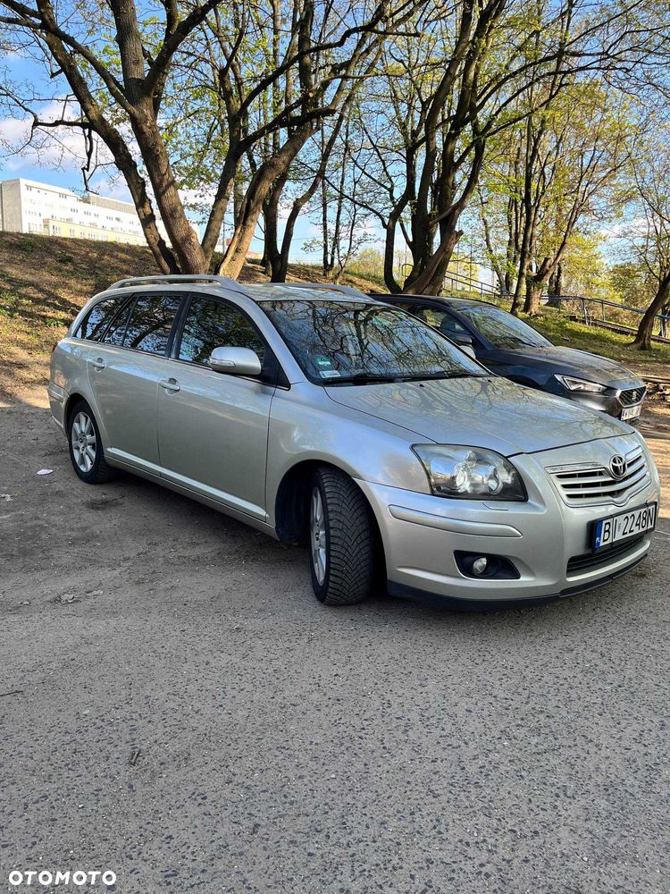 Toyota Avensis - 2