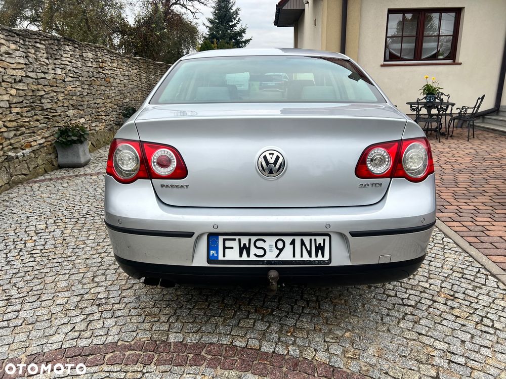 Volkswagen Passat 2.0 TDI DPF Comfortline - 4