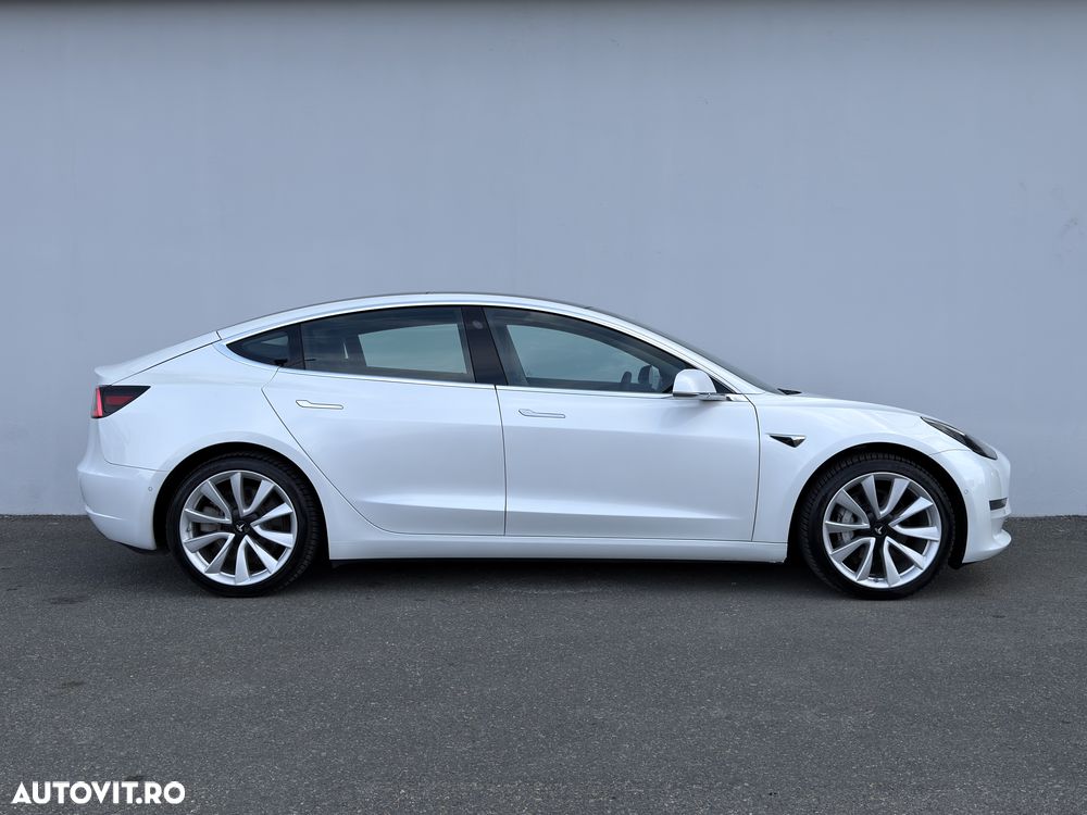 Tesla Model 3 - 7