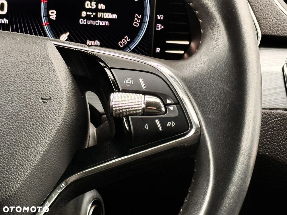 Skoda Superb 2.0 TDI SCR Ambition DSG - 22