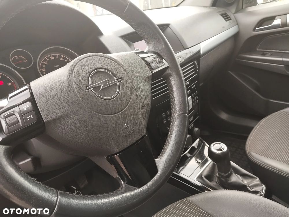 Opel Astra 1.7 CDTI ecoFLEX - 26