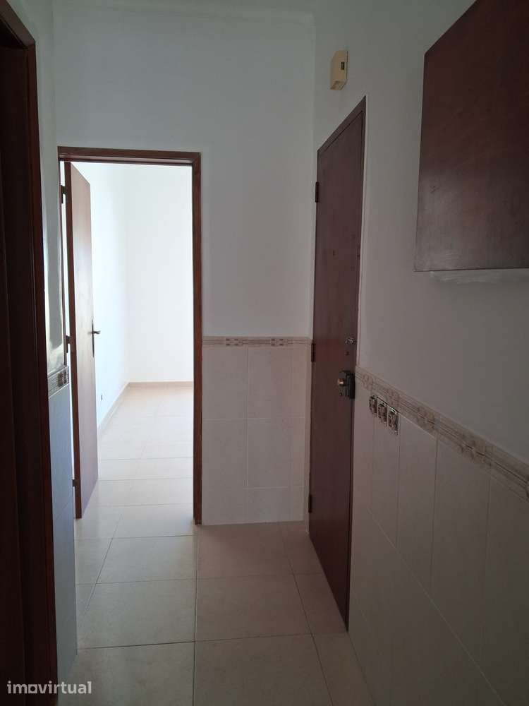 T2 na Moita com varanda e pronto a habitar - Grande imagem: 4/8