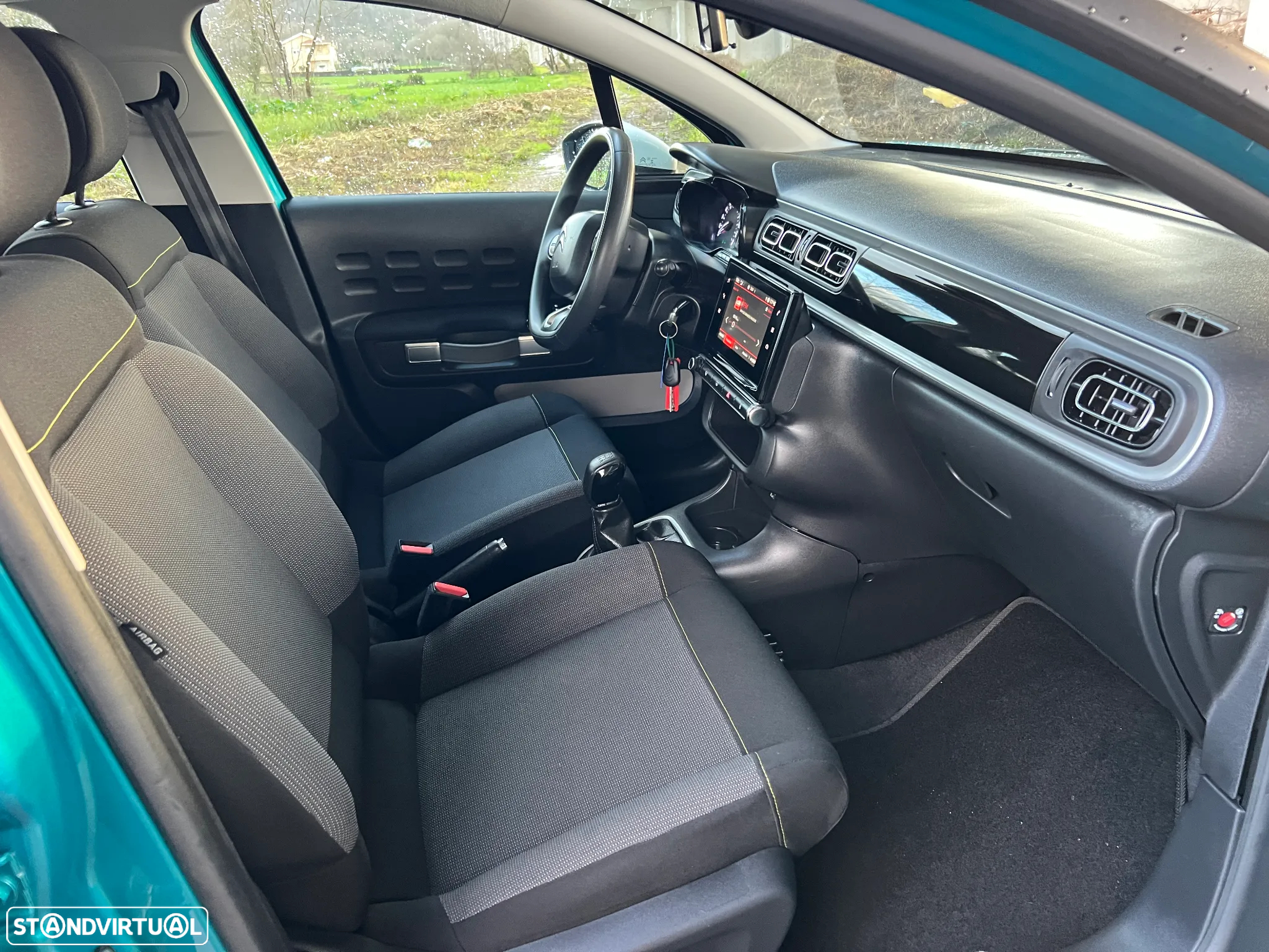 Citroën C3 1.2 PureTech Shine - 17