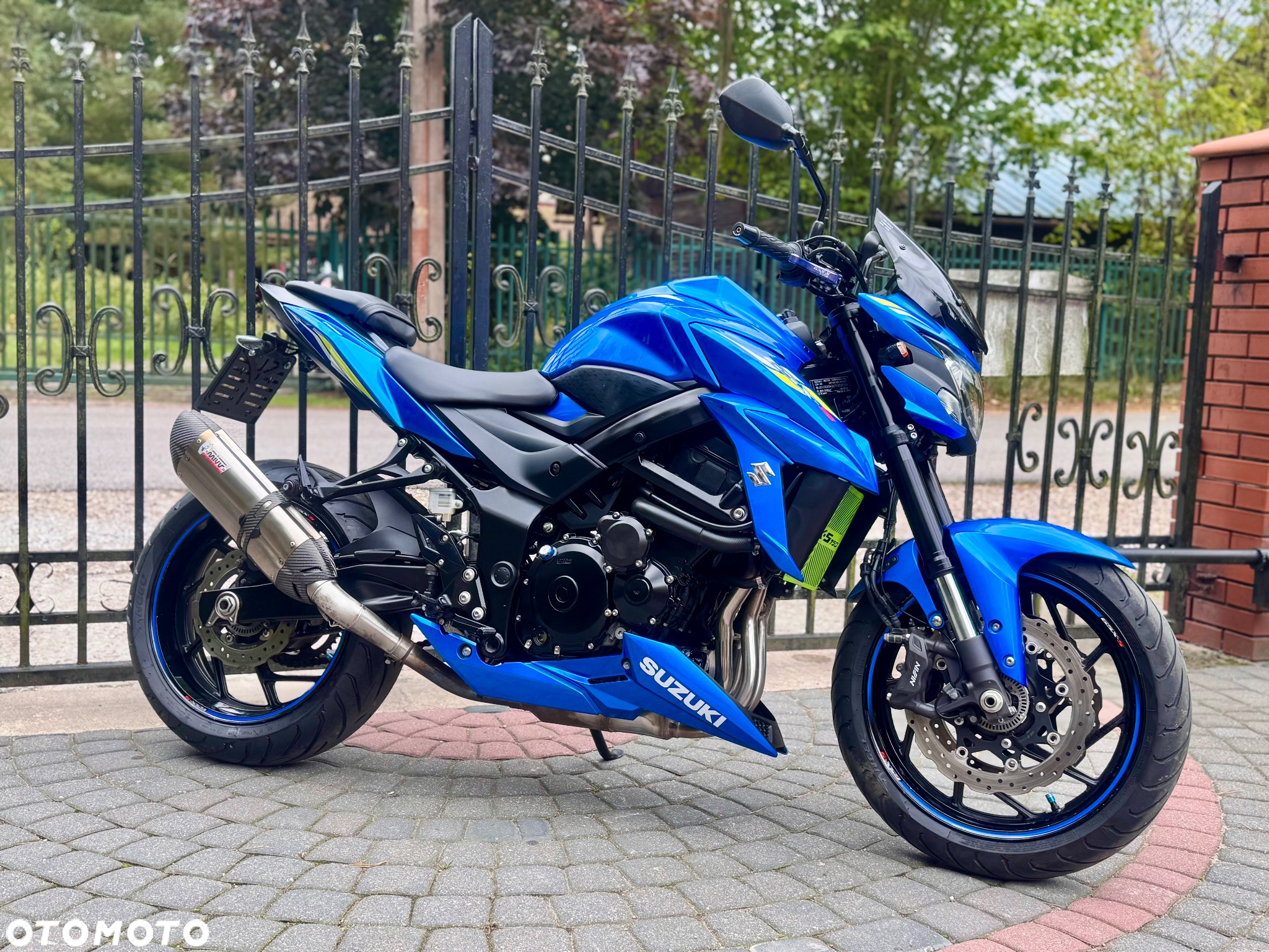 Suzuki GSX - 2