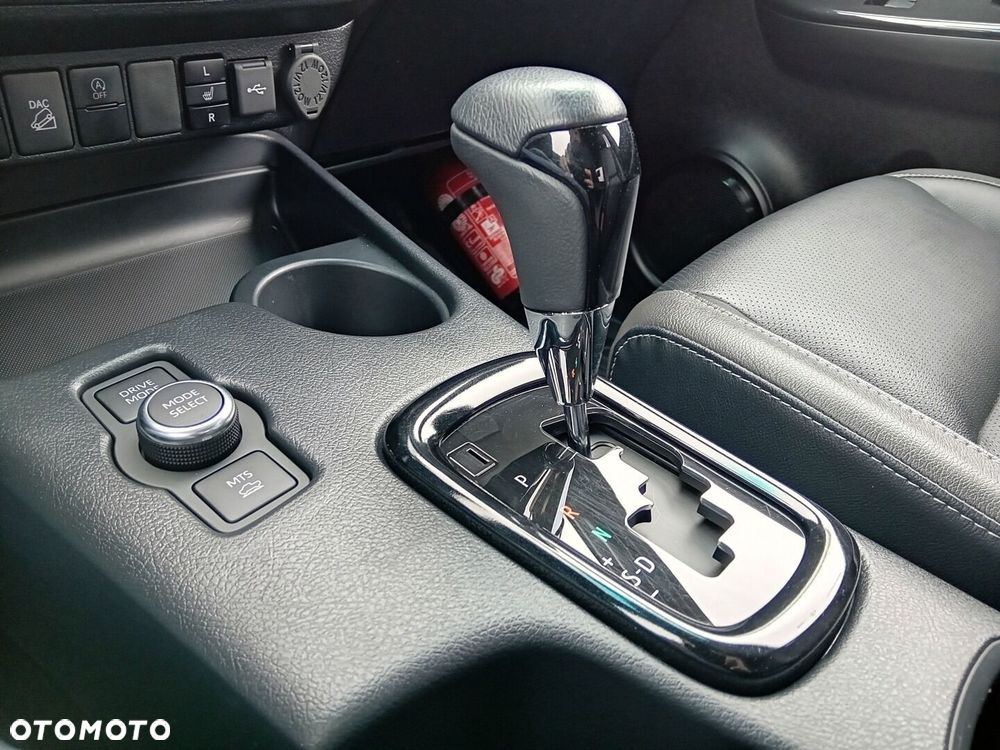 Toyota Hilux 2.8 D-4D mHEV Double Cab Invincible 4x4 - 18