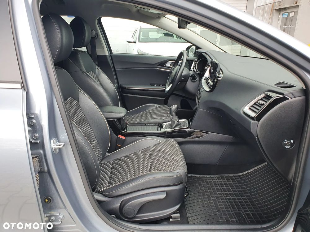 Kia Ceed 1.5 T-GDI Tribute - 27
