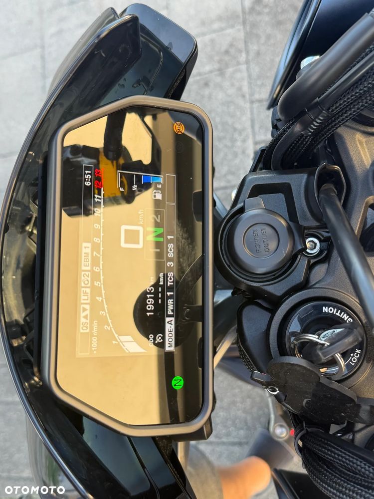 Yamaha MT - 7