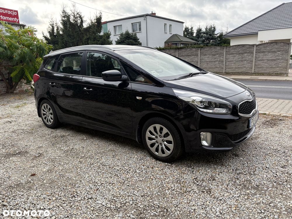 Kia Carens - 9