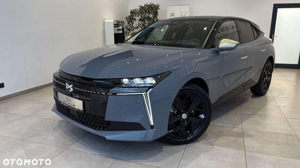 DS Automobiles N°4 1.2 mHEV Performance Line eDCS6 - 2
