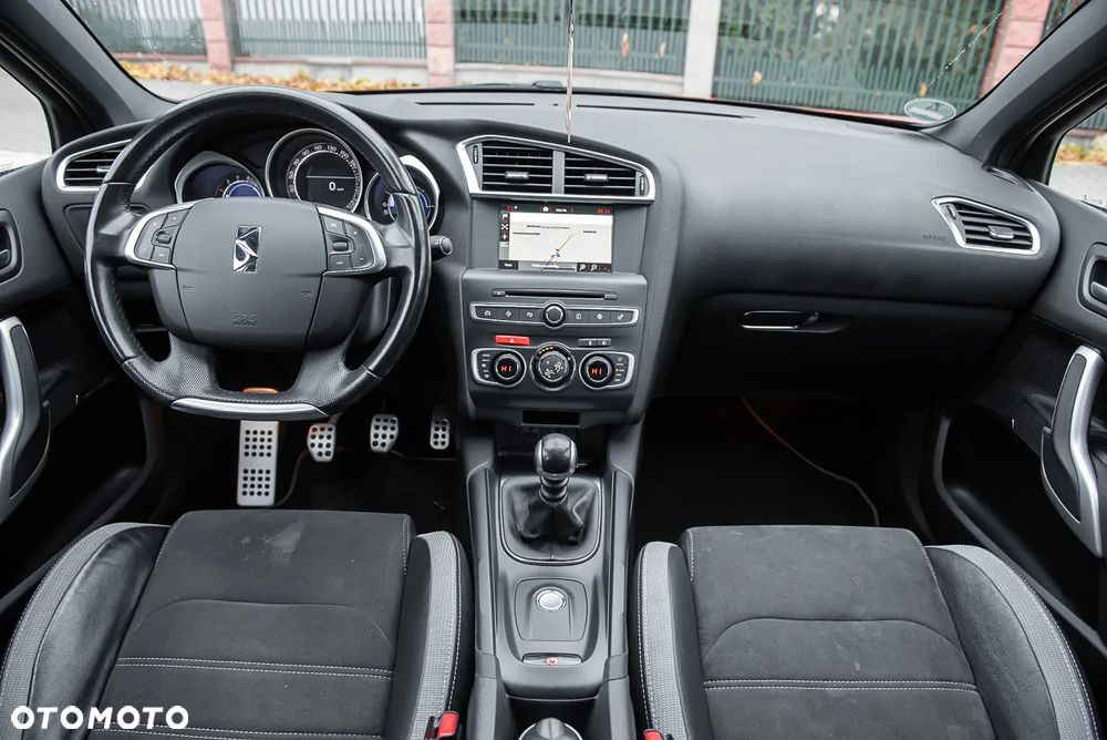 Citroën DS4 BlueHDi 120 Urban Show - 27