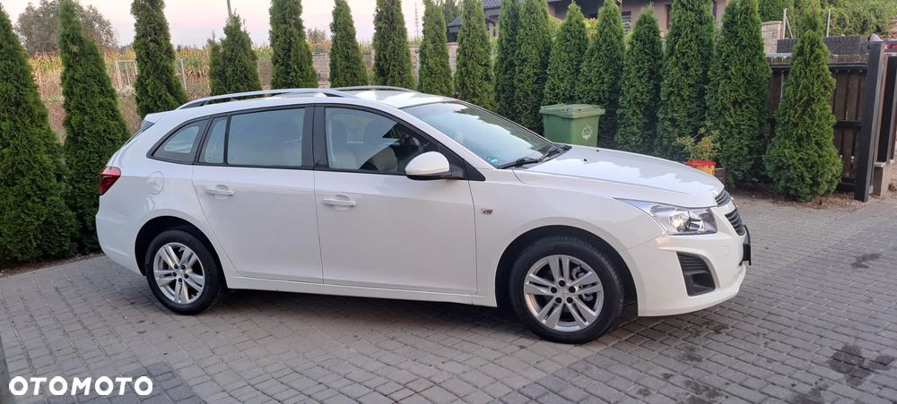 Chevrolet Cruze Station Wagon 1.6 LS+ - 12