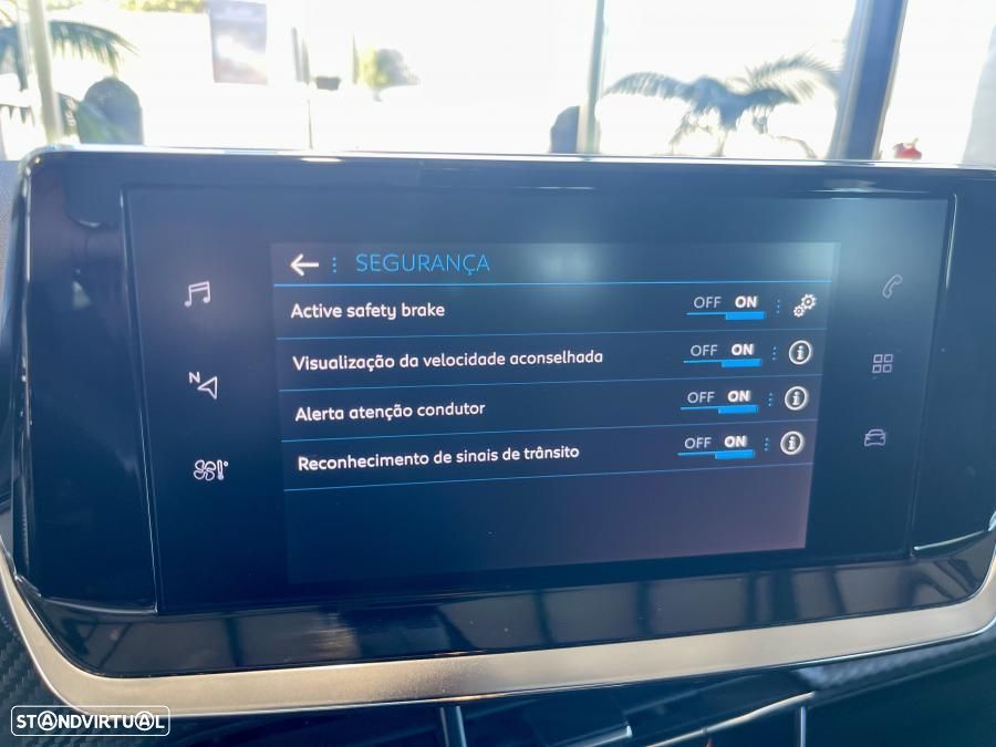 Peugeot 2008 1.2 PureTech Active Pack - 19