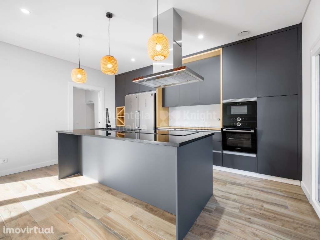 Moradia independente T4 com jardim e garagem em Samora Correia - Grande imagem: 5/25