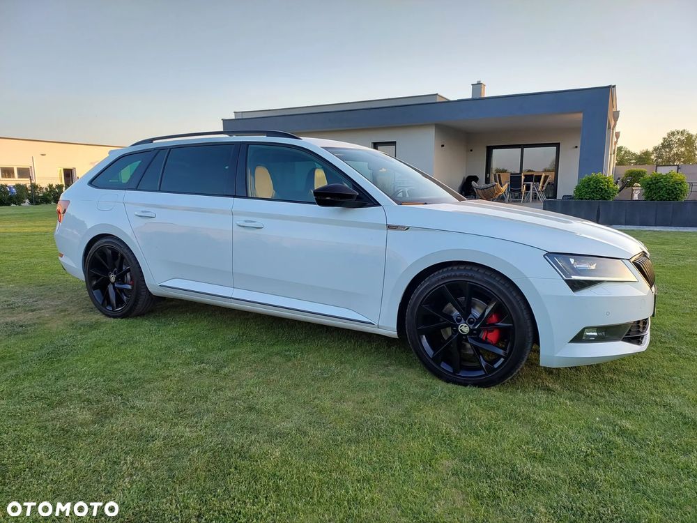Skoda Superb 2.0 TDI Sportline DSG - 2
