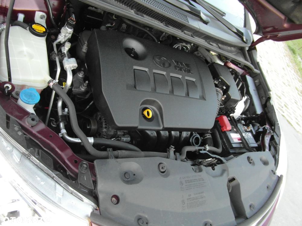 Toyota Avensis 1.8 Edition-S - 34