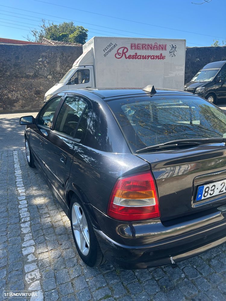 Opel Astra 1.4i 16V Sport - 2