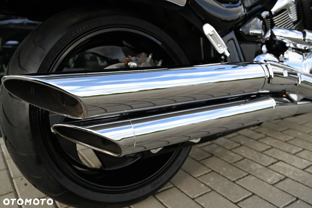 Suzuki Intruder - 25