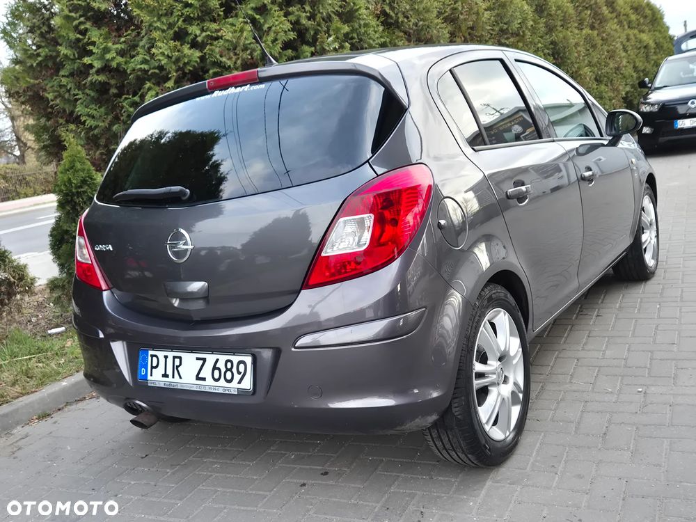 Opel Corsa 1.4 16V Satellite - 12