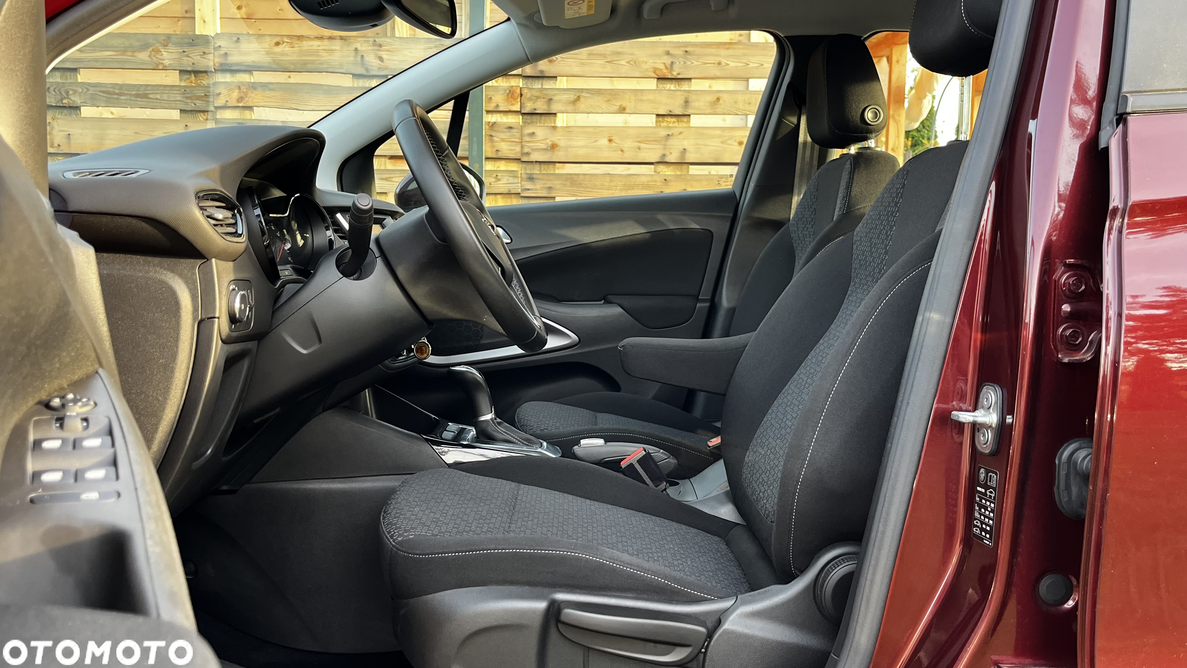 Opel Crossland X 1.2 T Enjoy S&S - 12