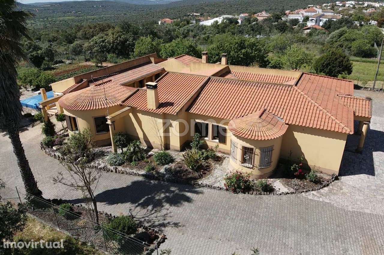 Moradia de Luxo V4 inserida em lote de 10.472m2, em Benafim - Grande imagem: 5/60