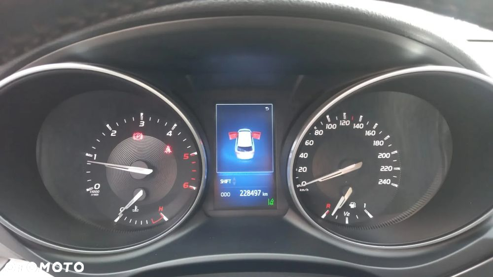 Toyota Avensis - 14