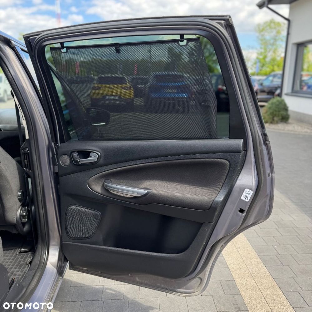 Ford S-Max - 32