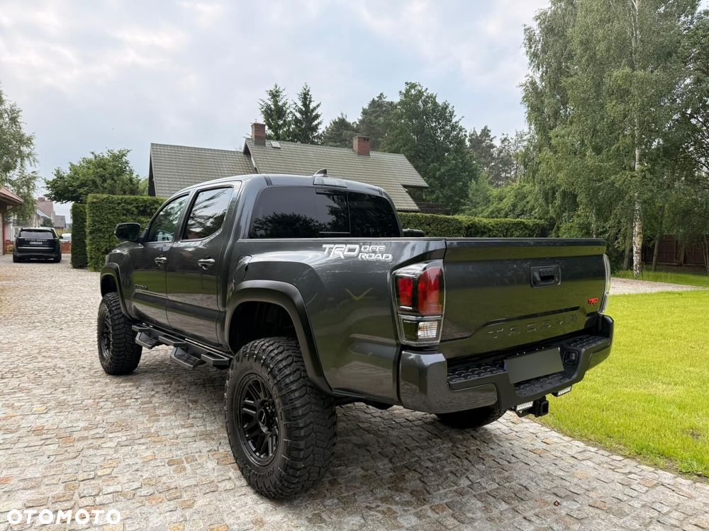 Toyota Tacoma - 6