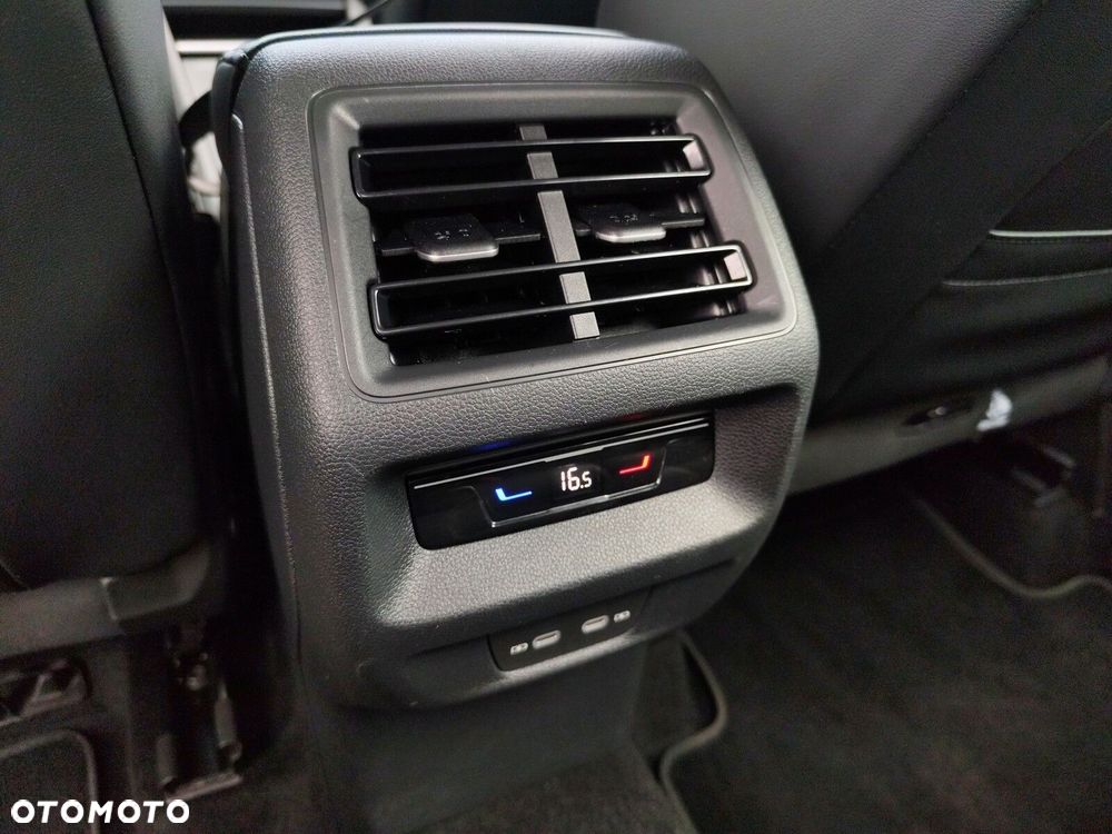 Volkswagen Tayron 1.5 eTSI mHEV Life DSG - 33