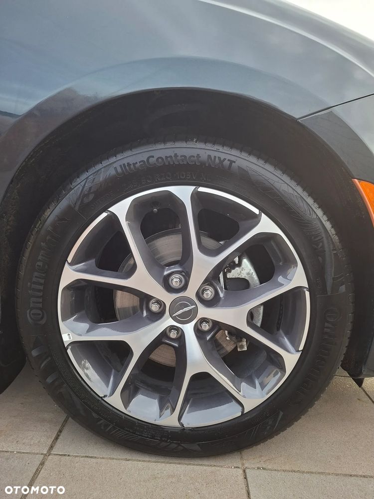 Chrysler Pacifica - 10