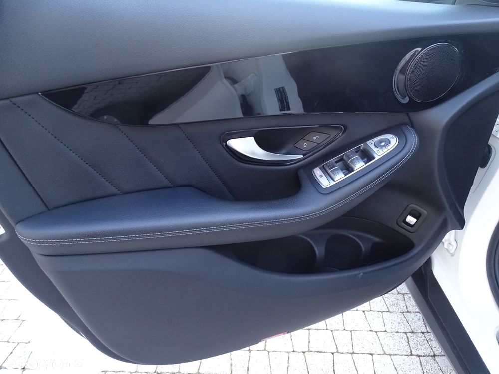 Mercedes-Benz GLC 250 4Matic 9G-TRONIC - 25