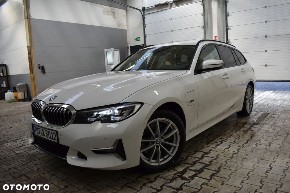 BMW Seria 3 320e Luxury Line - 10