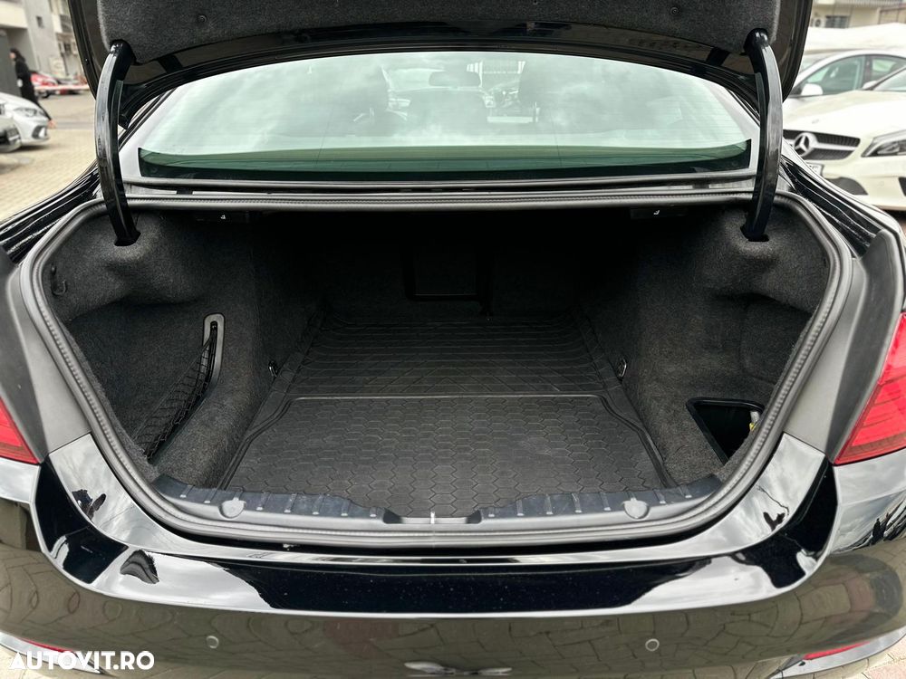 BMW Seria 5 520d Aut. - 41