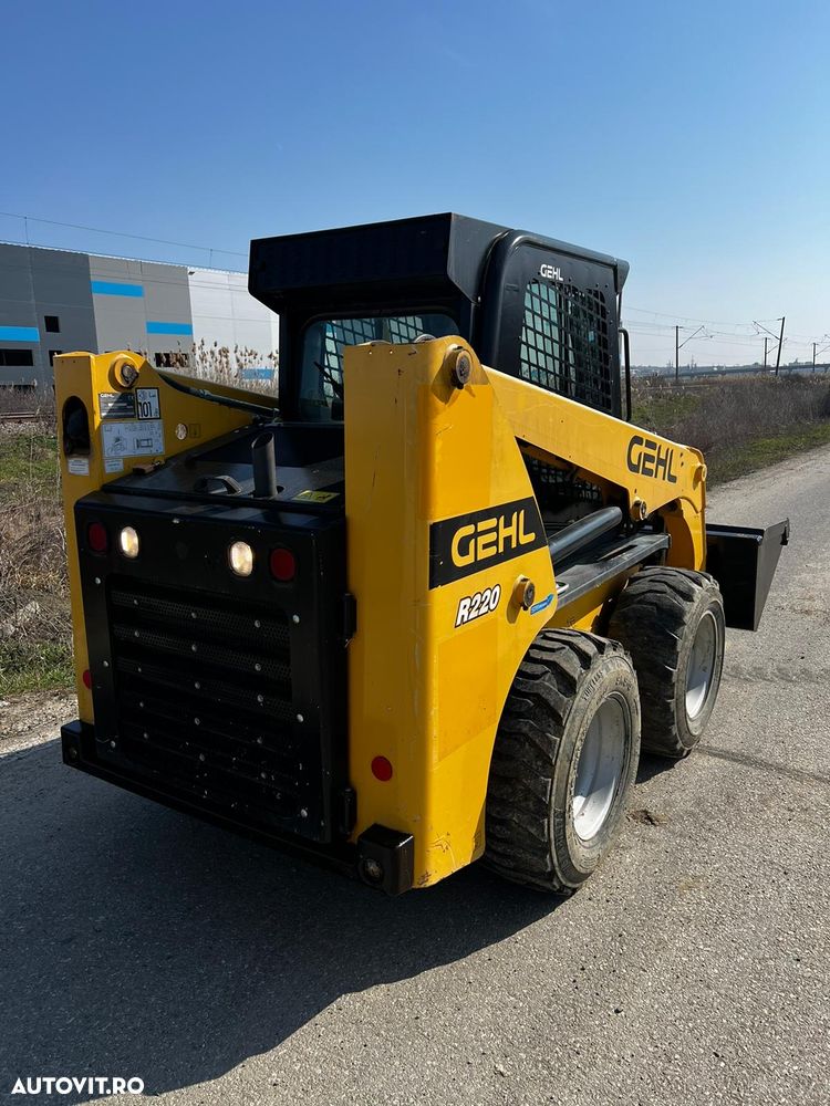 Gehl R220 - 5