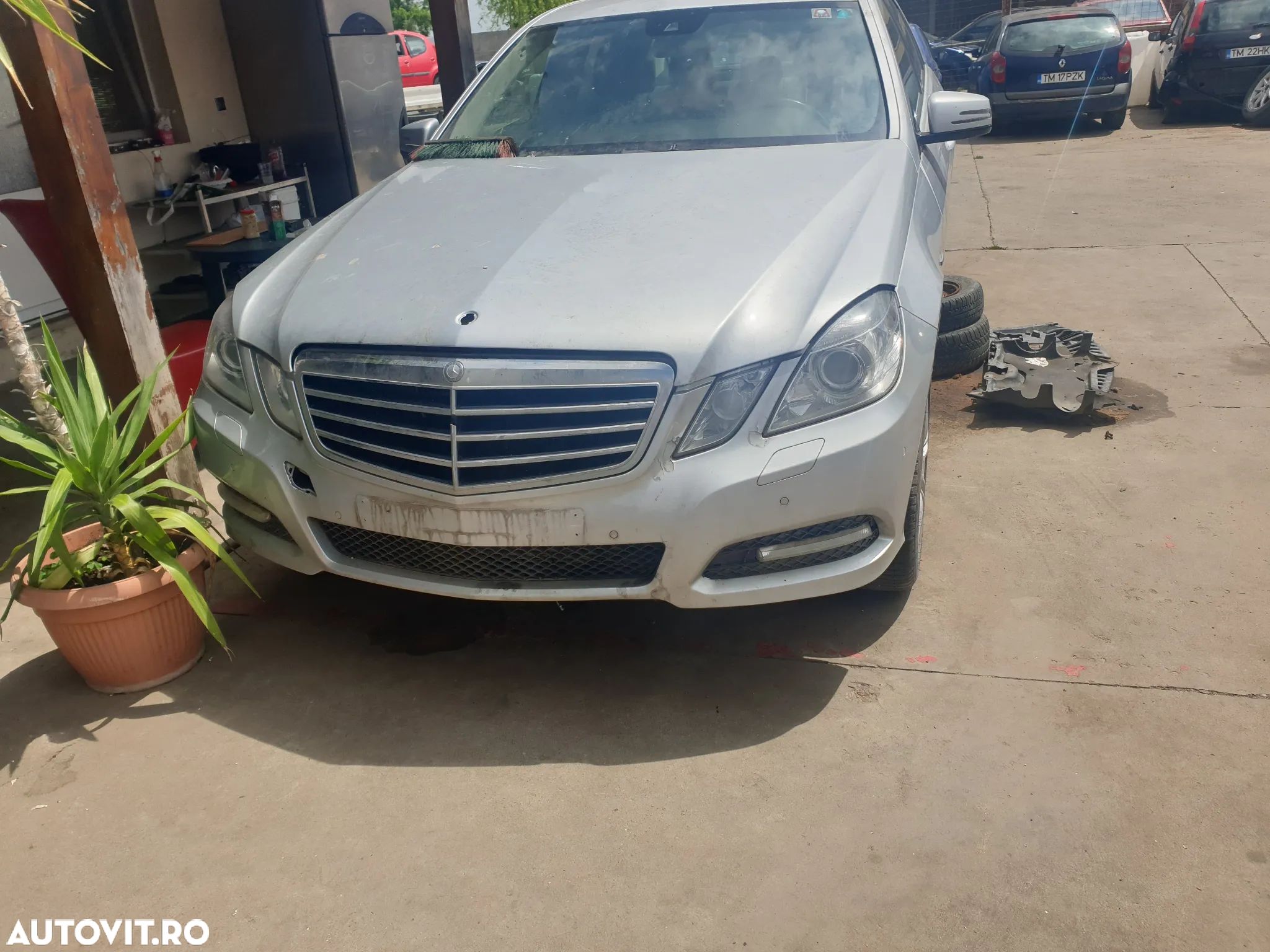 Dezmembrez  Mercedes  E clas - 1