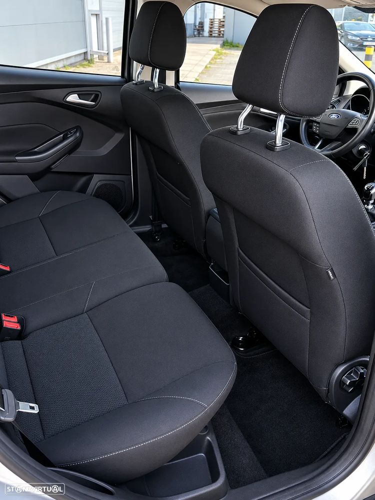 Ford Focus SW - 17
