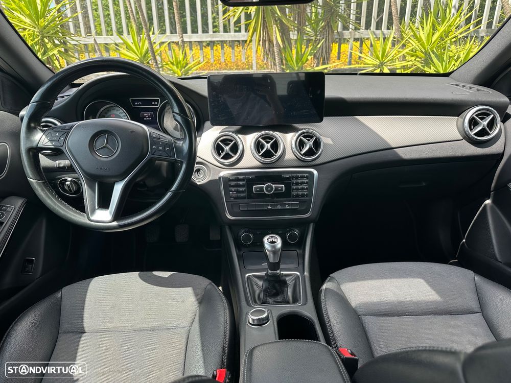 Mercedes-Benz GLA 180 d Urban - 9