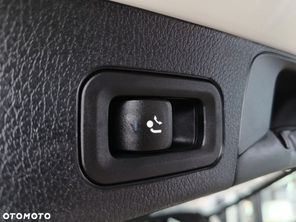 Mercedes-Benz GLB - 36