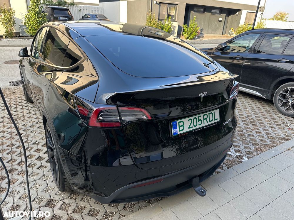 Tesla Model Y - 2