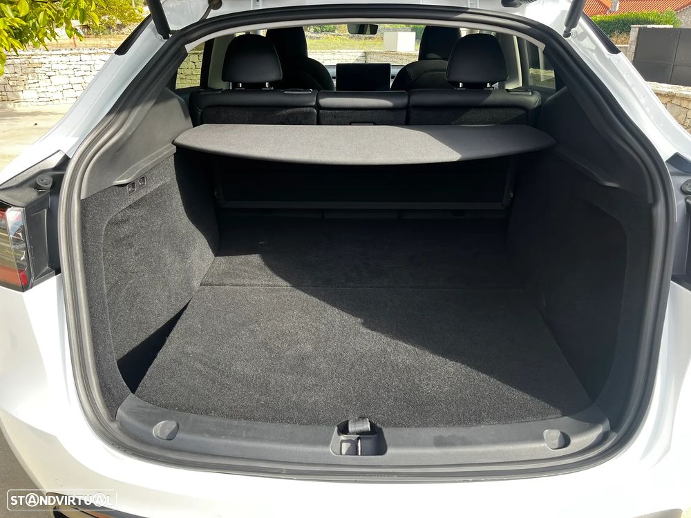 Tesla Model Y Long Range Dual Motor AWD - 2