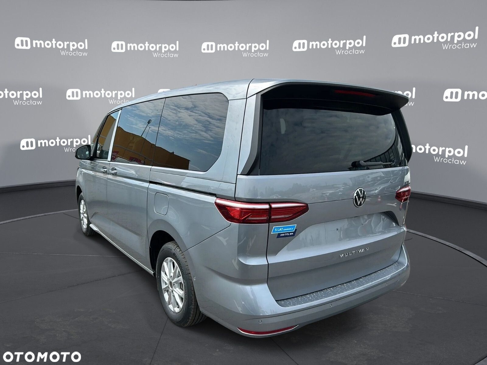 Volkswagen Multivan 2.0 TDI L2 Family DSG - 6