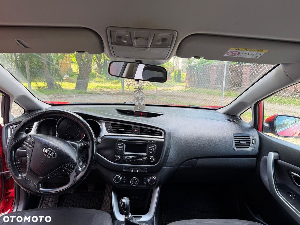 Kia Ceed 1.4 CVVT ISG Dream Team Edition - 10