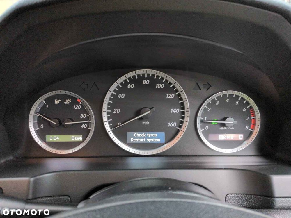 Mercedes-Benz Klasa C 180 CGI BlueEFFICIENCY Avantgarde - 9