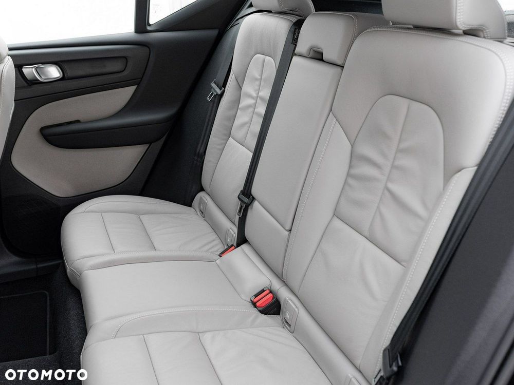 Volvo XC 40 B3 Plus Bright - 27
